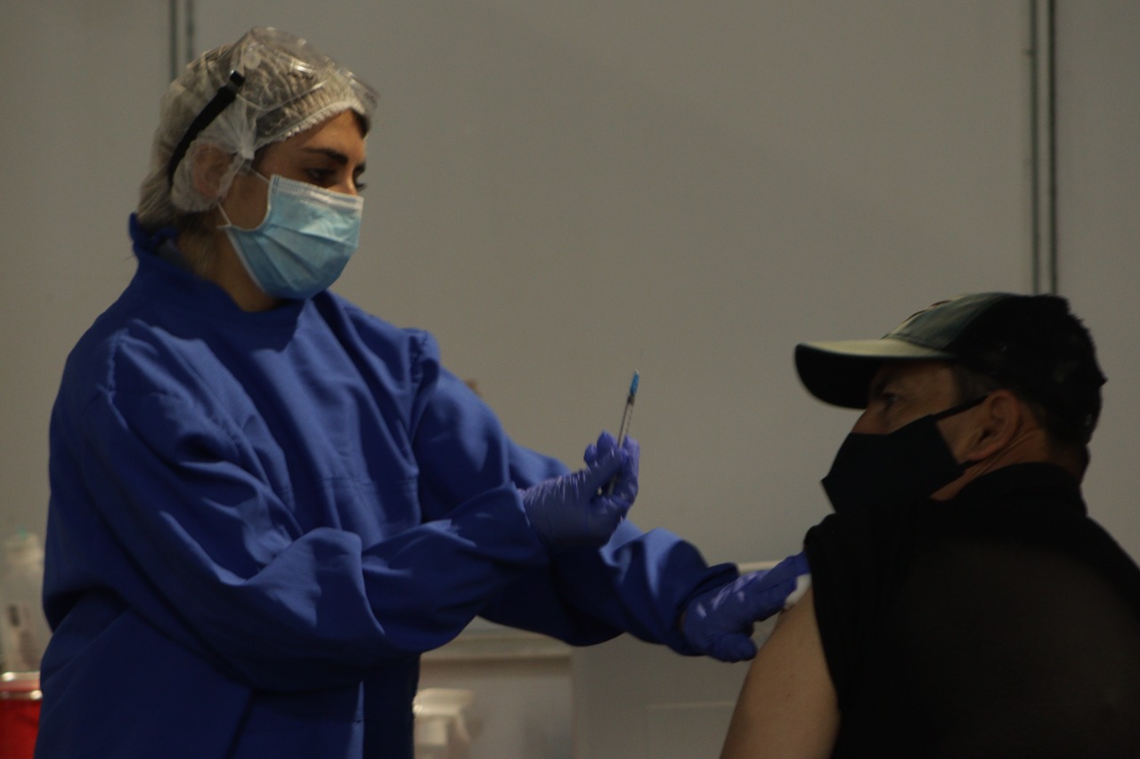 28.616 casos nuevos y 614 muertes más por Covid en Colombia