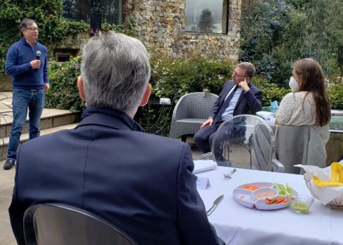 Gustavo Petro, los empresarios judíos y los tontos útiles