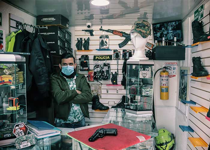 Las armas que cualquiera puede comprar sin permisos en una calle de Bogotá