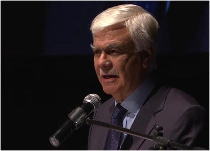 ¿Por qué esperamos a su muerte?