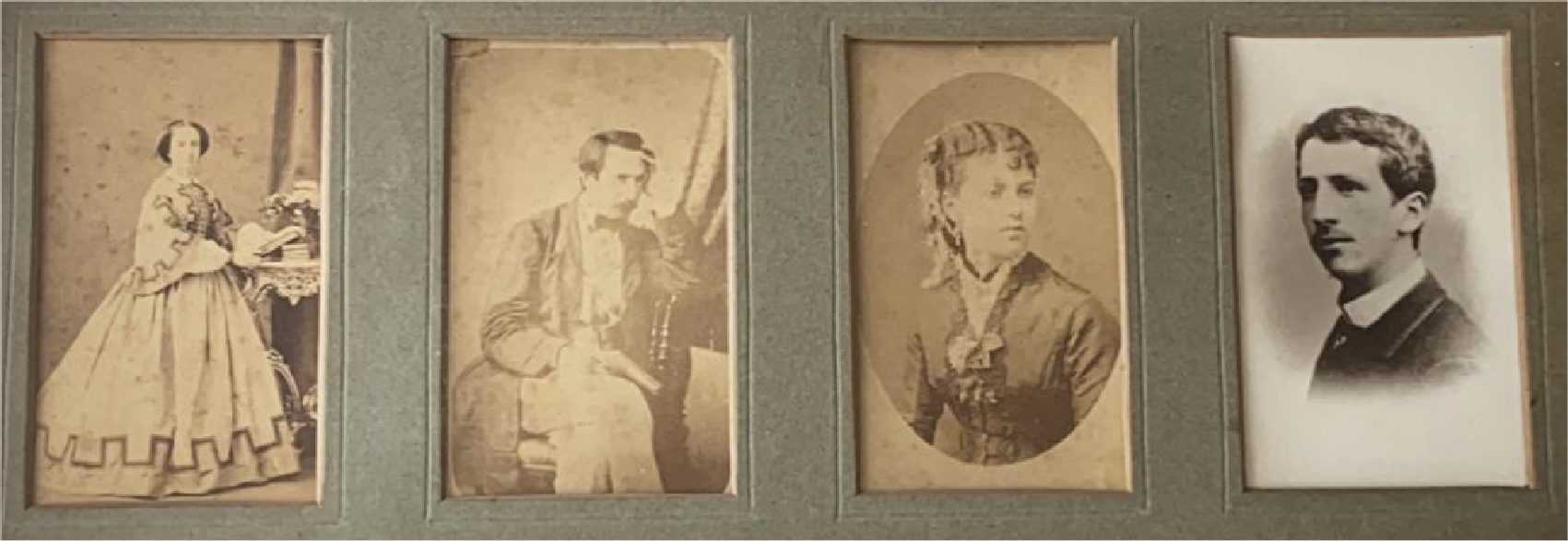 Foto: De izq. a der.: Da. Sofía Mosquera, D. Julio Arboleda, Da. Manuela Sánz de Santamaría y D. Julio Jr. Archivo de Da. Ana Lucía Rebolledo.