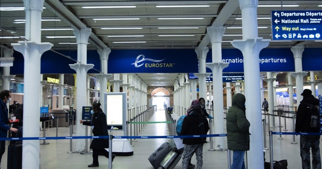 Desde este 27 de julio España le cierra la puerta a los colombianos