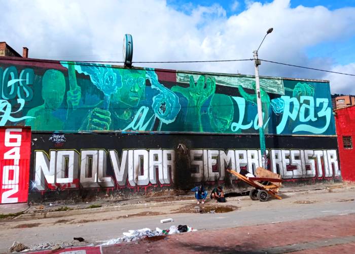 Sitiando a la ciudad fantasma