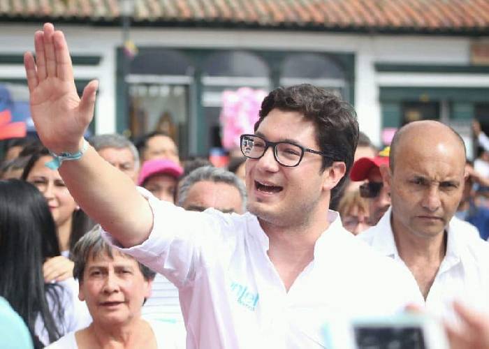 Lo que se le vino al alcalde de Funza tras señalar de ilegales a jóvenes anarquistas