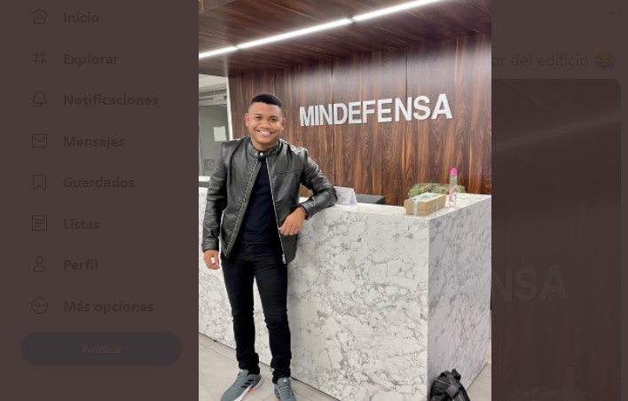 No lo bajan de celador: el racismo que tiene que soportar Miguel Polo Polo