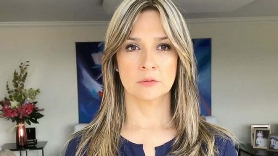 Le dan duro a Vicky Dávila por criticar a los que ponen la bandera al revés