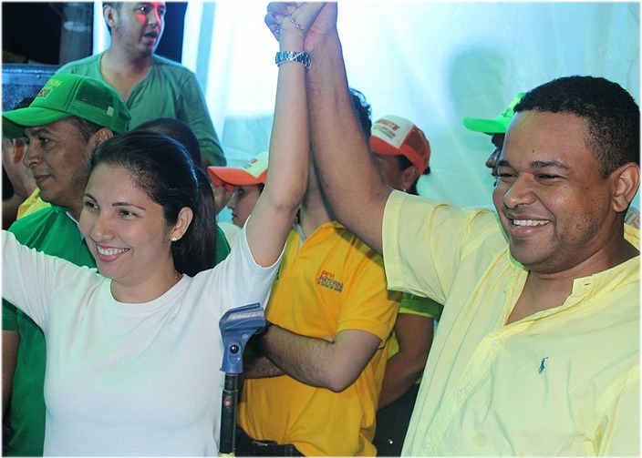 Esposa de Yahir Acuña será responsable de presentar la reforma tributaria