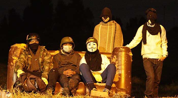 Campamento primera línea - El campamento de las primeras líneas a las afueras de Bogotá