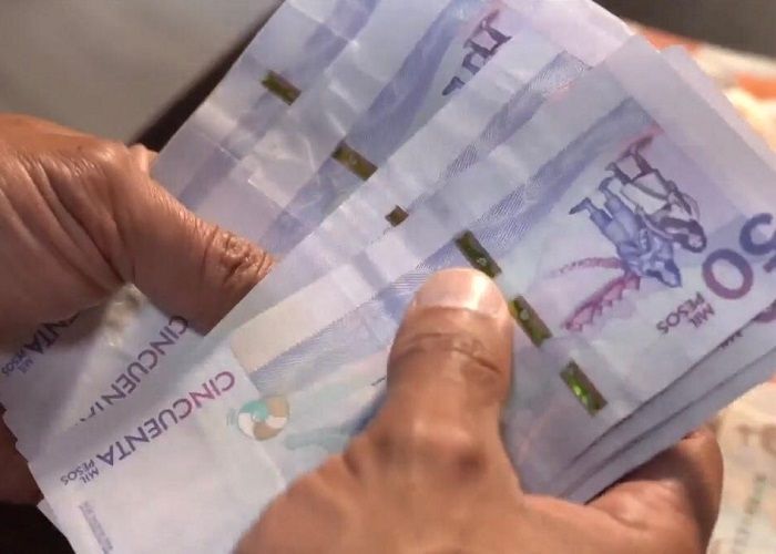 Fitch rebaja calificación de Colombia y le quita grado de inversión