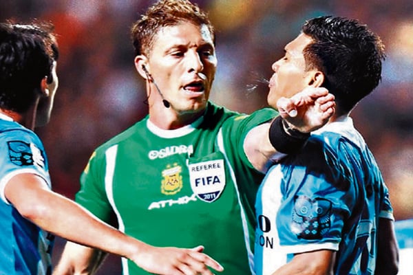  - Teófilo es un gamín: agredió físicamente a Fuad Char que tiene 83 años