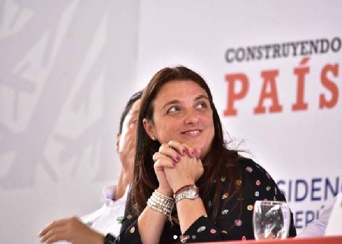 Entierro simbólico de la MinTIC