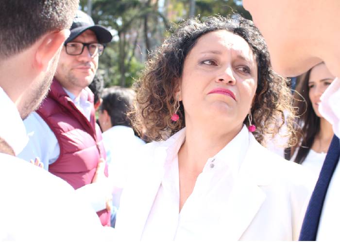 El doble rasero de Angélica Lozano: con Romero no, con Fajardo sí