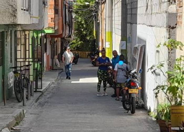 Más de 2.500 habitantes del barrio Cerro el Volador no quieren salir de su entorno