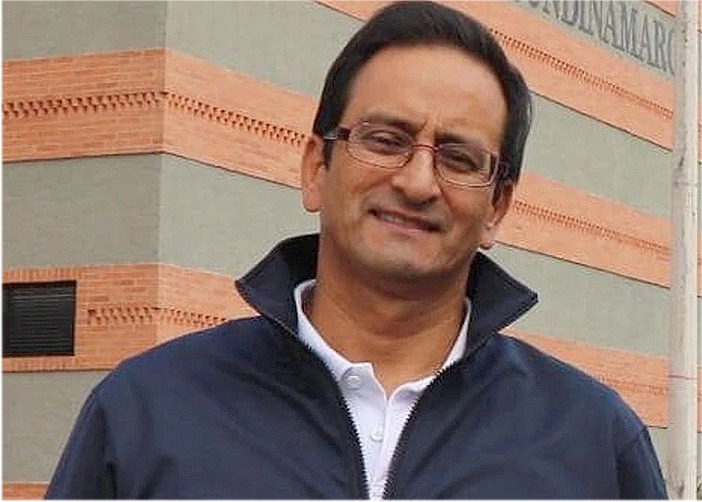 A punto de ser detenido, el representante José Edilberto Caicedo renunció para quedar en manos de la Fiscalía