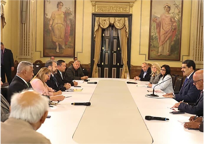 Lo que se sabe (y lo que no) de las negociaciones entre el Gobierno y la oposición venezolana