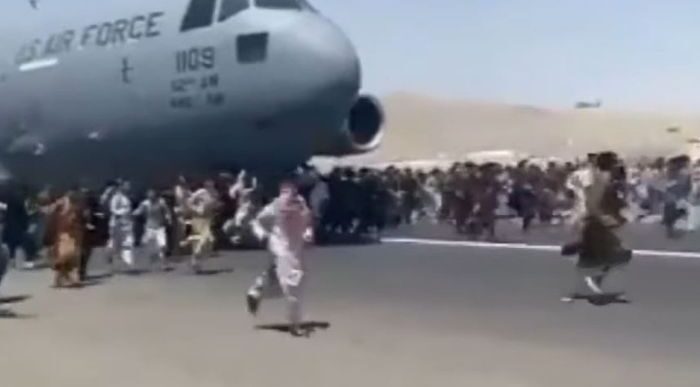  - La desesperación por escapar del Talibán: Apocalipsis en el aeropuerto de Kabul