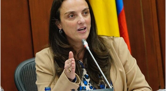  - Karen Abudinen hace cuentas para enfrentar la moción de censura