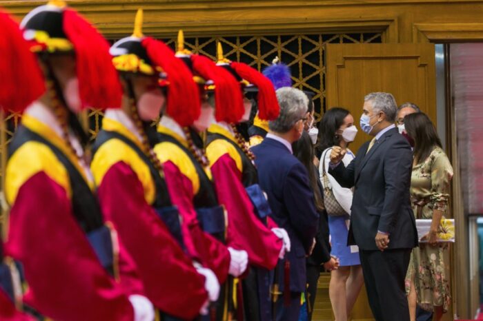  - Corea del Sur, la embajada que Duque le quitó a los militares