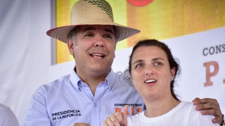 ¿No será que le corresponde al Centro Democrático pedir la renuncia de la ministra?