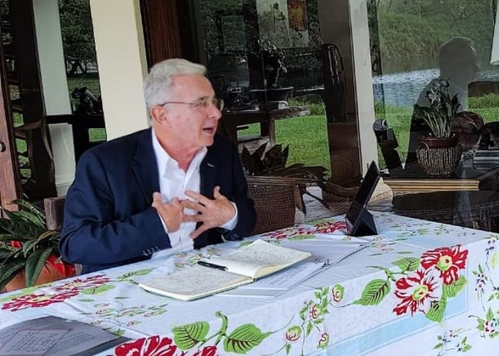 Dos condiciones pone Uribe para pensar en reconciliación
