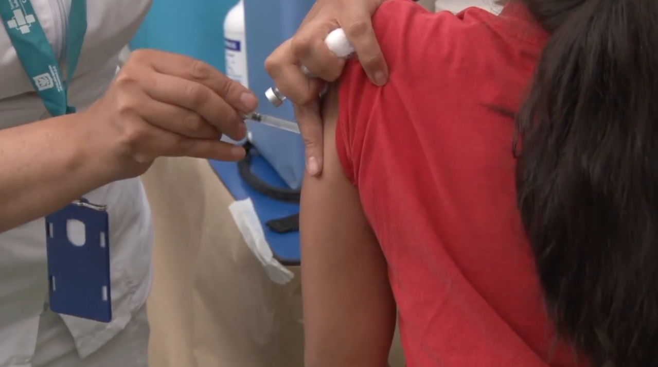 Sin dosis, pero con más gente: Minsalud abre vacunación a mayores de 12 años