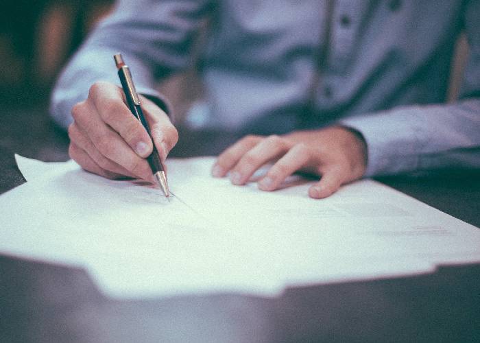 El karma de ser funcionario público en Colombia