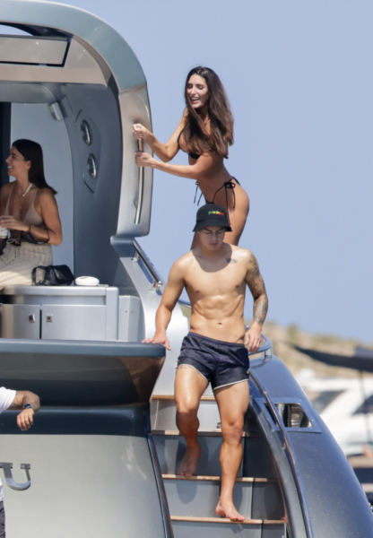  - El bacanal de James que le daría envidia al Tino Asprilla