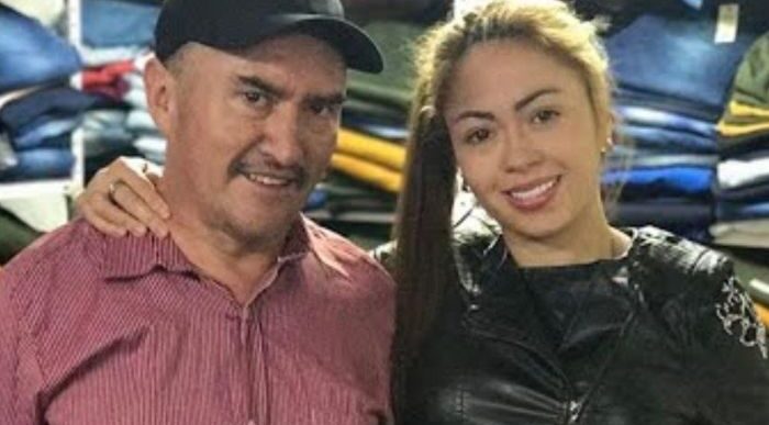  - ¿Qué hacía el papá de Epa Colombia con cien millones de pesos en efectivo?