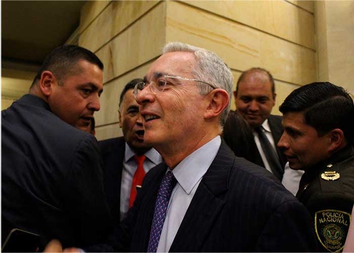 Una charla con Alvaro Uribe: el premio que promueve el Centro Democrático