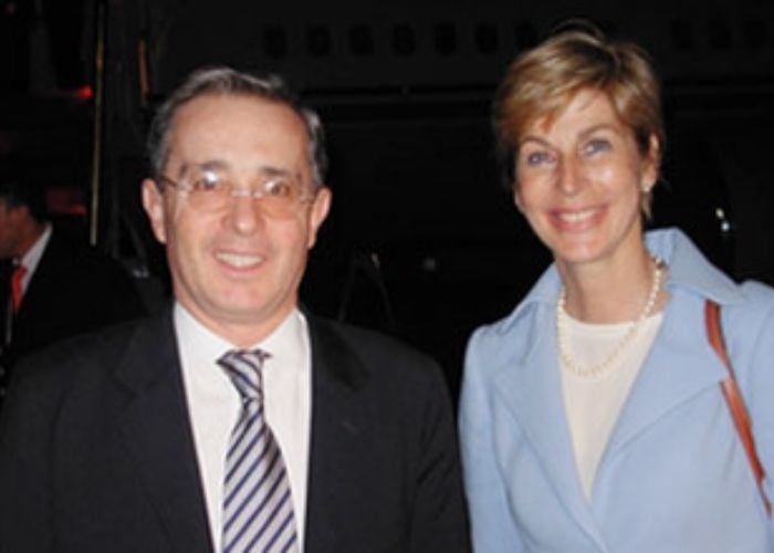 Uribe y su canciller Carolina Barco, los únicos que lograron reunir a todos los expresidentes