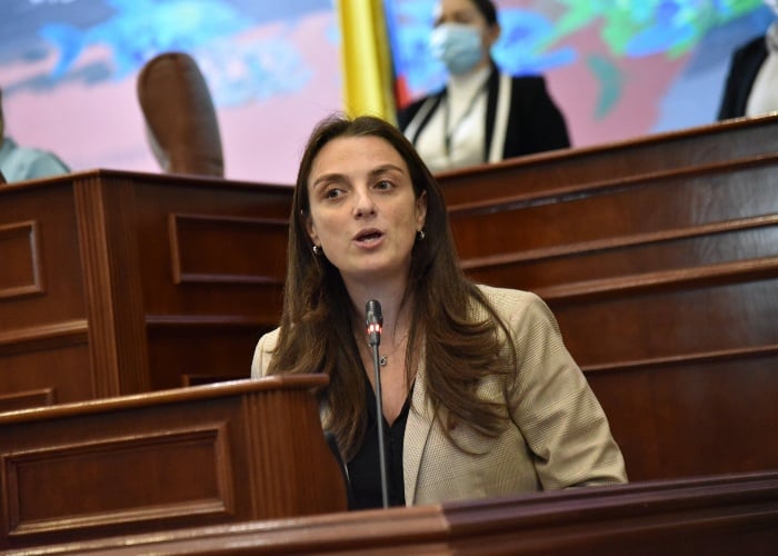 Cristianos se le voltean a Abudinen y votarán sí para sacarla del MinTIC