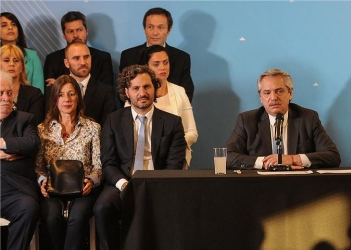 Argentina: le llueven las renuncias al presidente Fernández tras perder las elecciones primarias