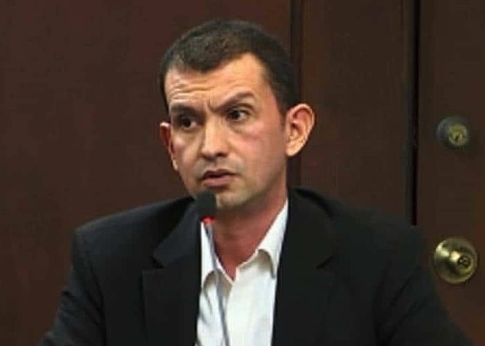 Emilio Tapia, del carrusel de la contratación a centros poblados