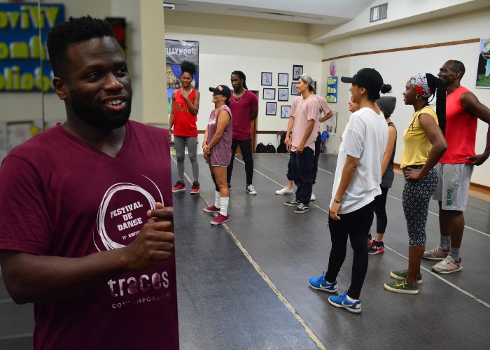El bailarín senegalés que regresó a Cali para entrenar jóvenes en el arte del Hip Hop