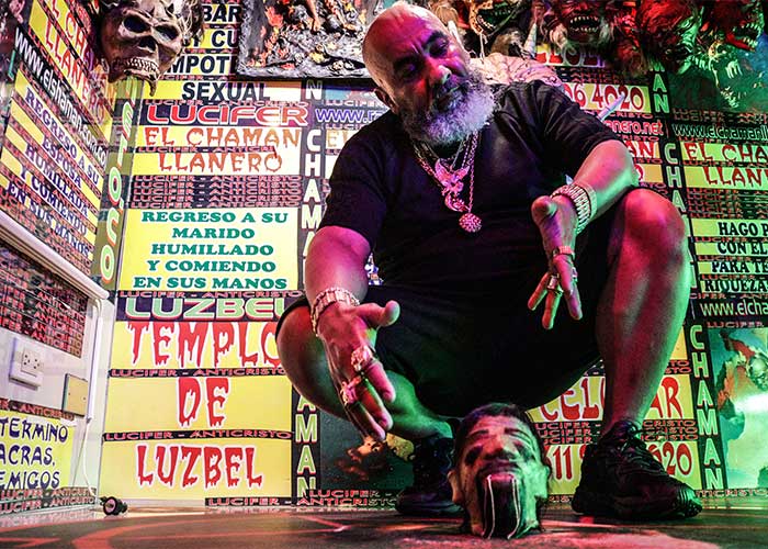 El chamán llanero que se gana la vida amarrando parejas con brujería