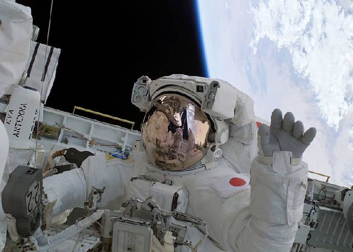 La irresponsabilidad de mandar gente rica al espacio para tomarse una 'selfie'