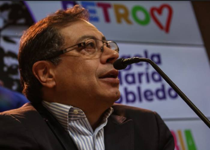 Petro, el comprador de tierras de su archienemigo