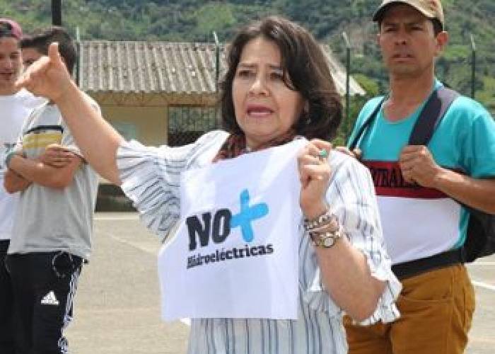 Amenazan a Flor Gallego, defensora de los ríos y los desaparecidos