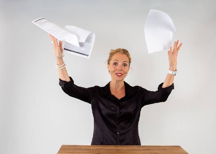 Reducción de la jornada laboral: el regalo envenenado del uribismo