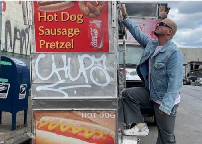La música de J Balvin no debería compararse con un 'hot dog'. Es peor