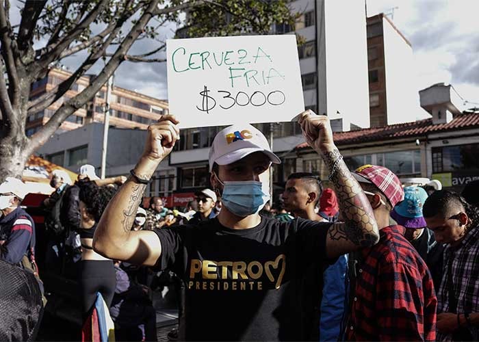  - Petro llenó la Plaza de Lourdes a punta de jóvenes