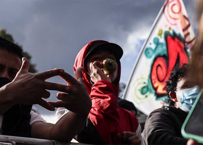 - Petro llenó la Plaza de Lourdes a punta de jóvenes