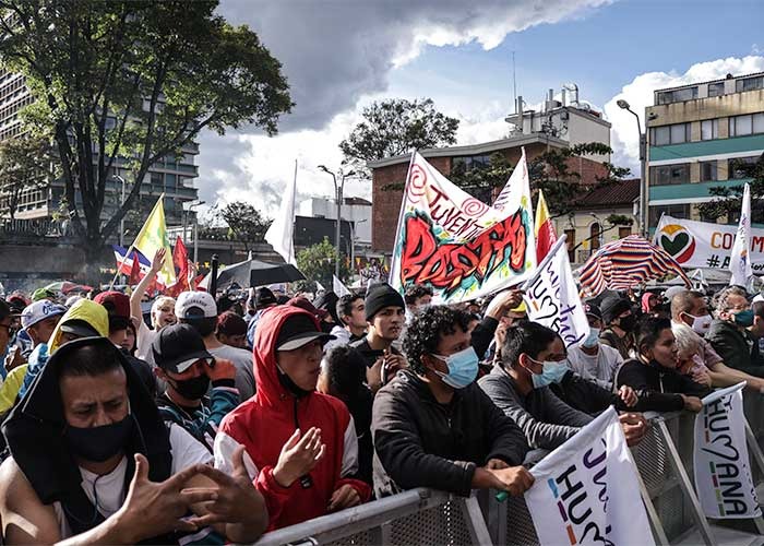  - Petro llenó la Plaza de Lourdes a punta de jóvenes