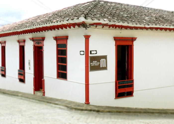  - Casi 20 años detrás de la megamina Quebradona de AngloGold Ashanti se fueron al traste