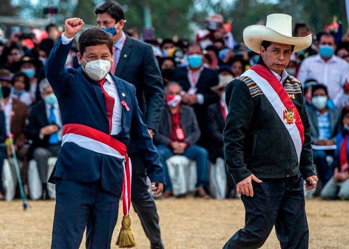 Apretada de pantalones del presidente de Perú