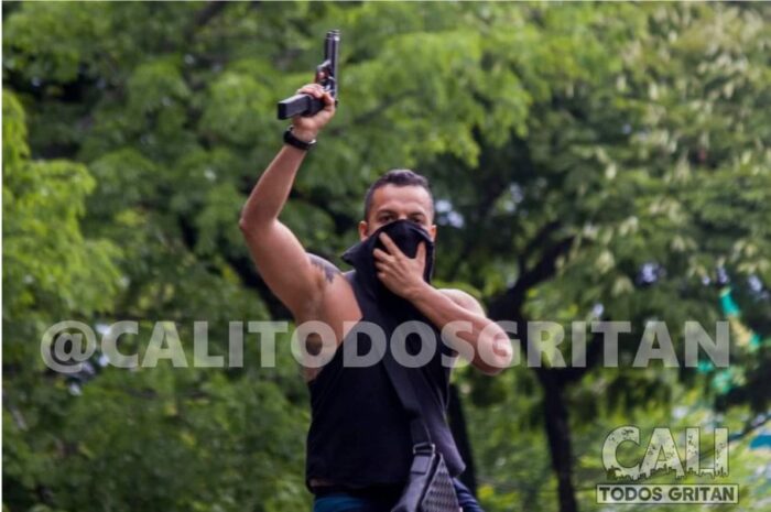  - Nueva foto revelaría la mentira de Andrés Escobar: si usó un arma de fuego