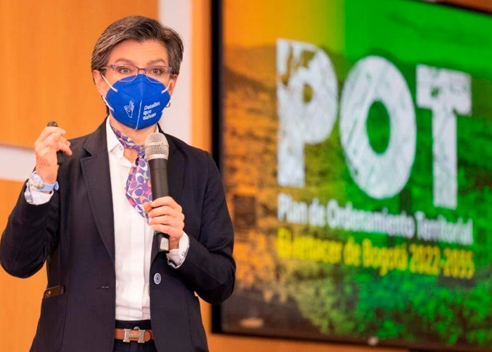 Claudia López lucha contra concejales de su partido para salvar el POT