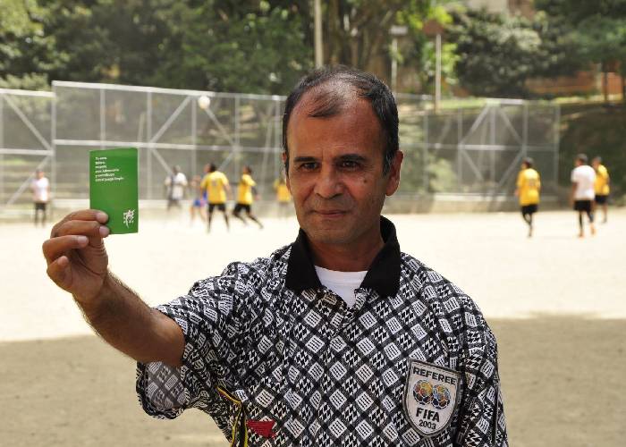 La historia de la tarjeta verde en el fútbol es colombiana