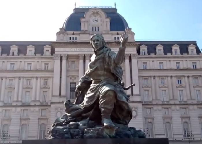 VIDEO: ¿Deben caer las estatuas de los colonizadores?