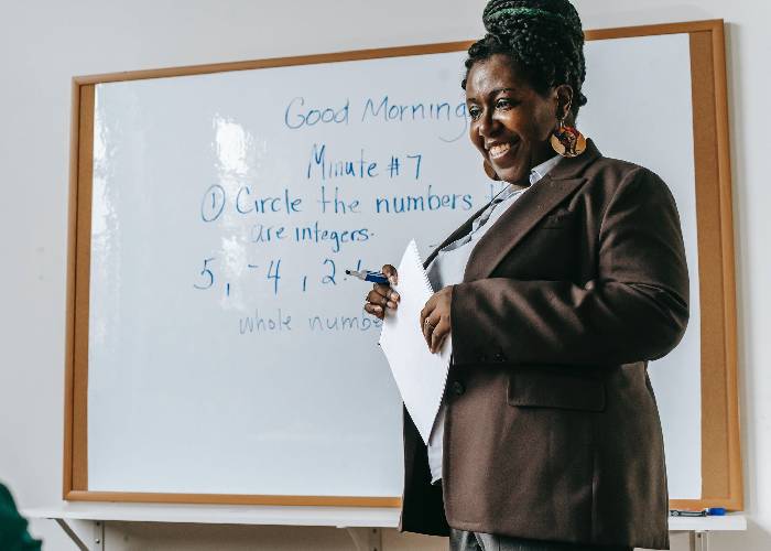 Todos hablan menos el profesor. Parte 2